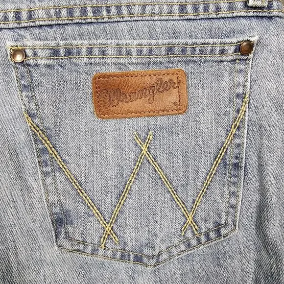 Wrangler Retro Jeans 38x31 Relaxed Boot Cut Cowboy Western Grunge Light Wash - Picture 8 of 14